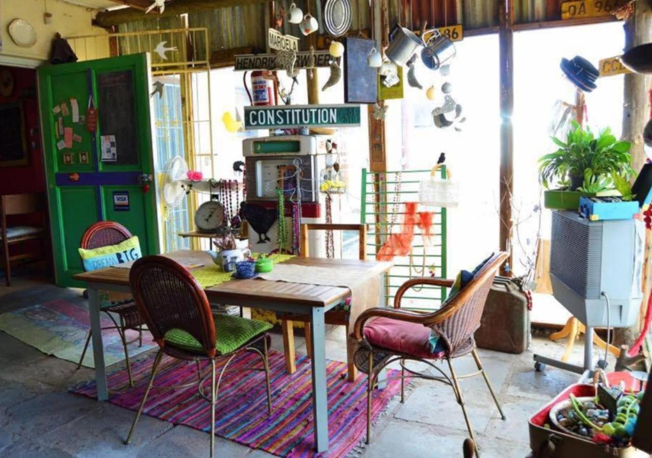 Suzie'S Coffee Shop Accommodation Белвилл Экстерьер фото